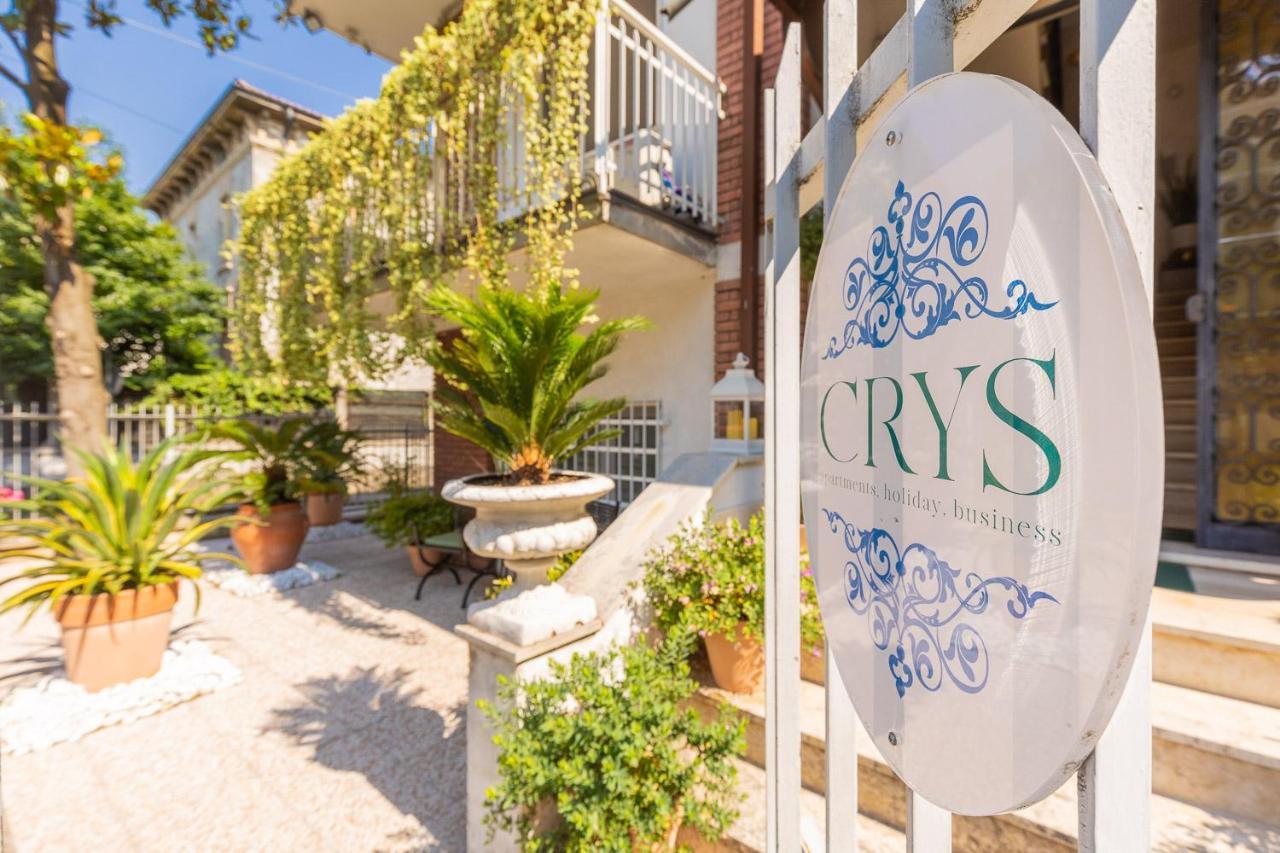 Apartamento Crys: Apartments, Holiday, Business, *